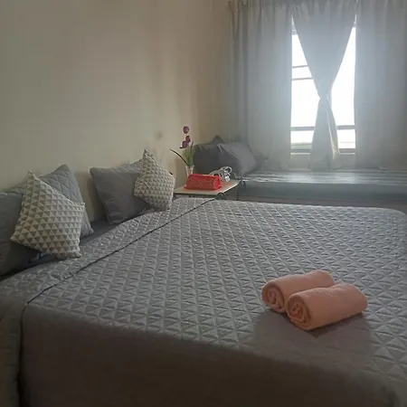 Lestari Seaview Homestay Port Dickson Exterior photo