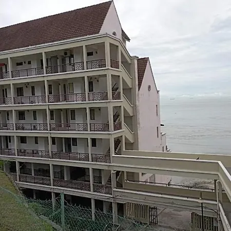 Lestari Seaview Homestay Port Dickson Exterior photo