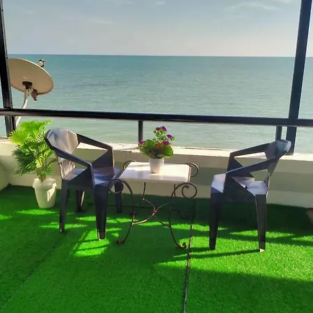 Lestari Seaview Homestay Port Dickson Exterior photo