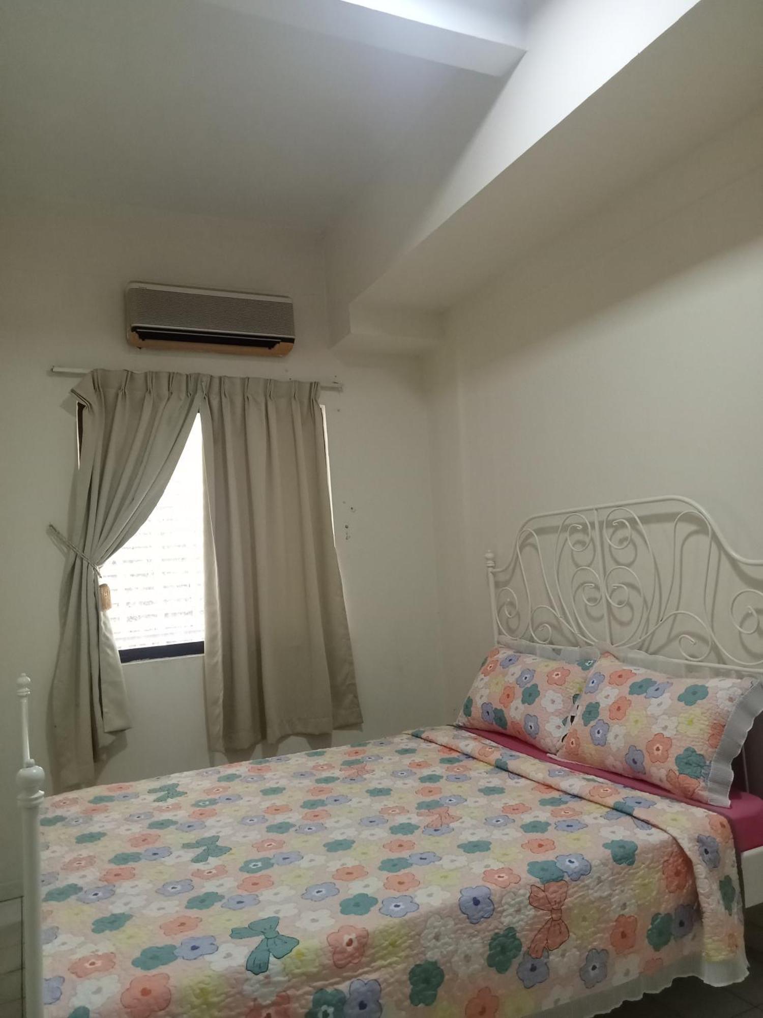 Lestari Seaview Apartment *