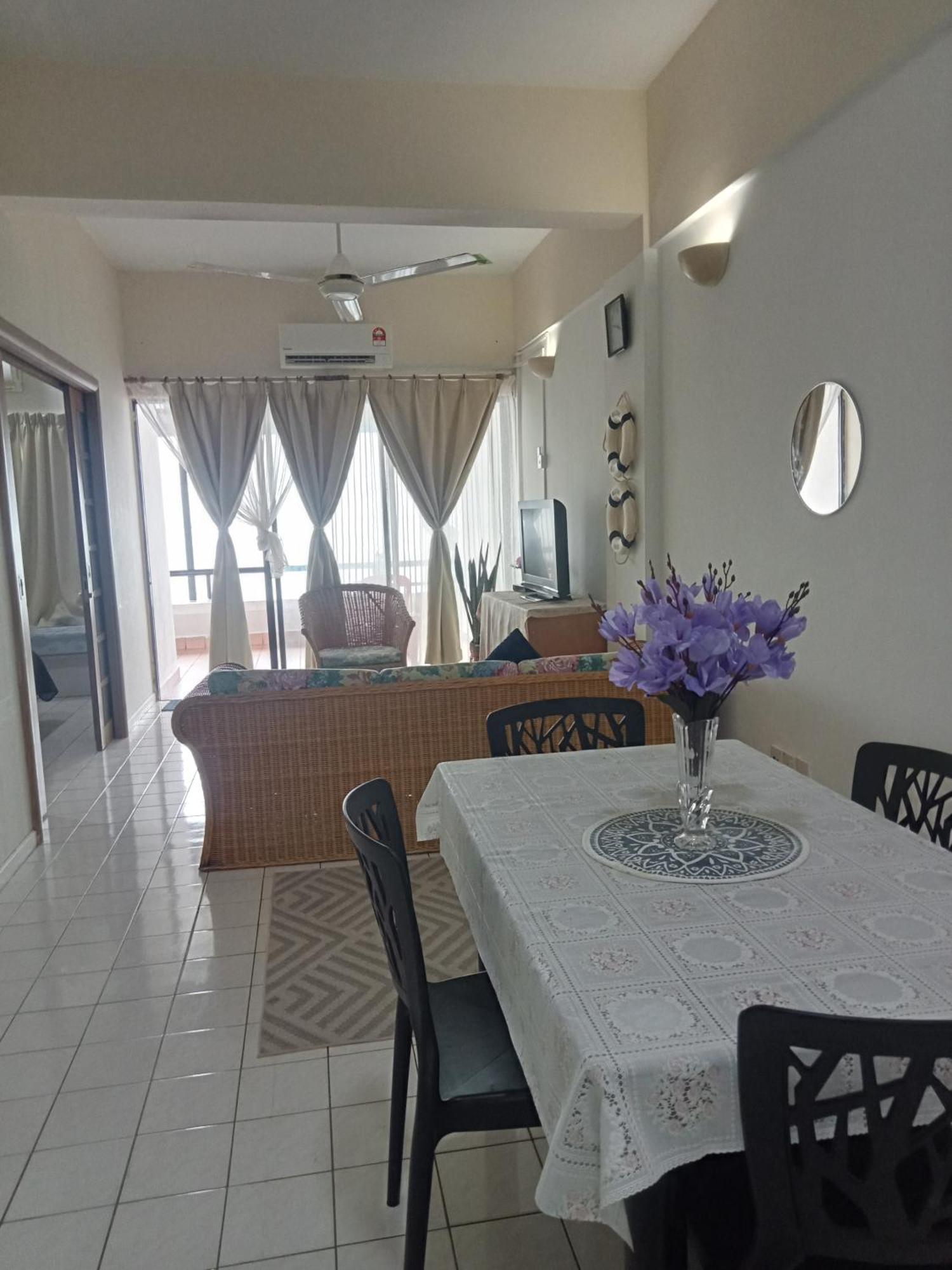 Apartment Lestari Seaview