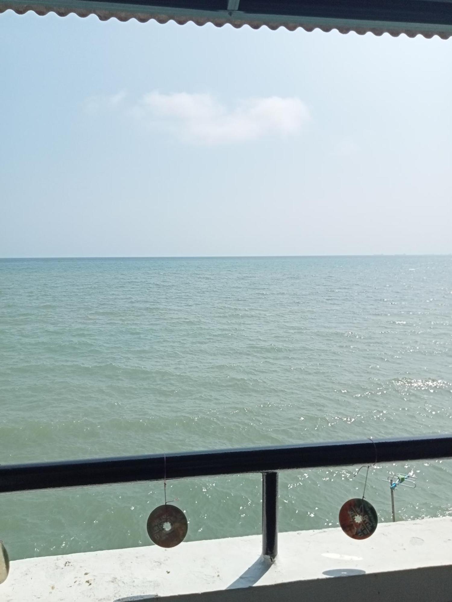 Lestari Seaview Apartment *