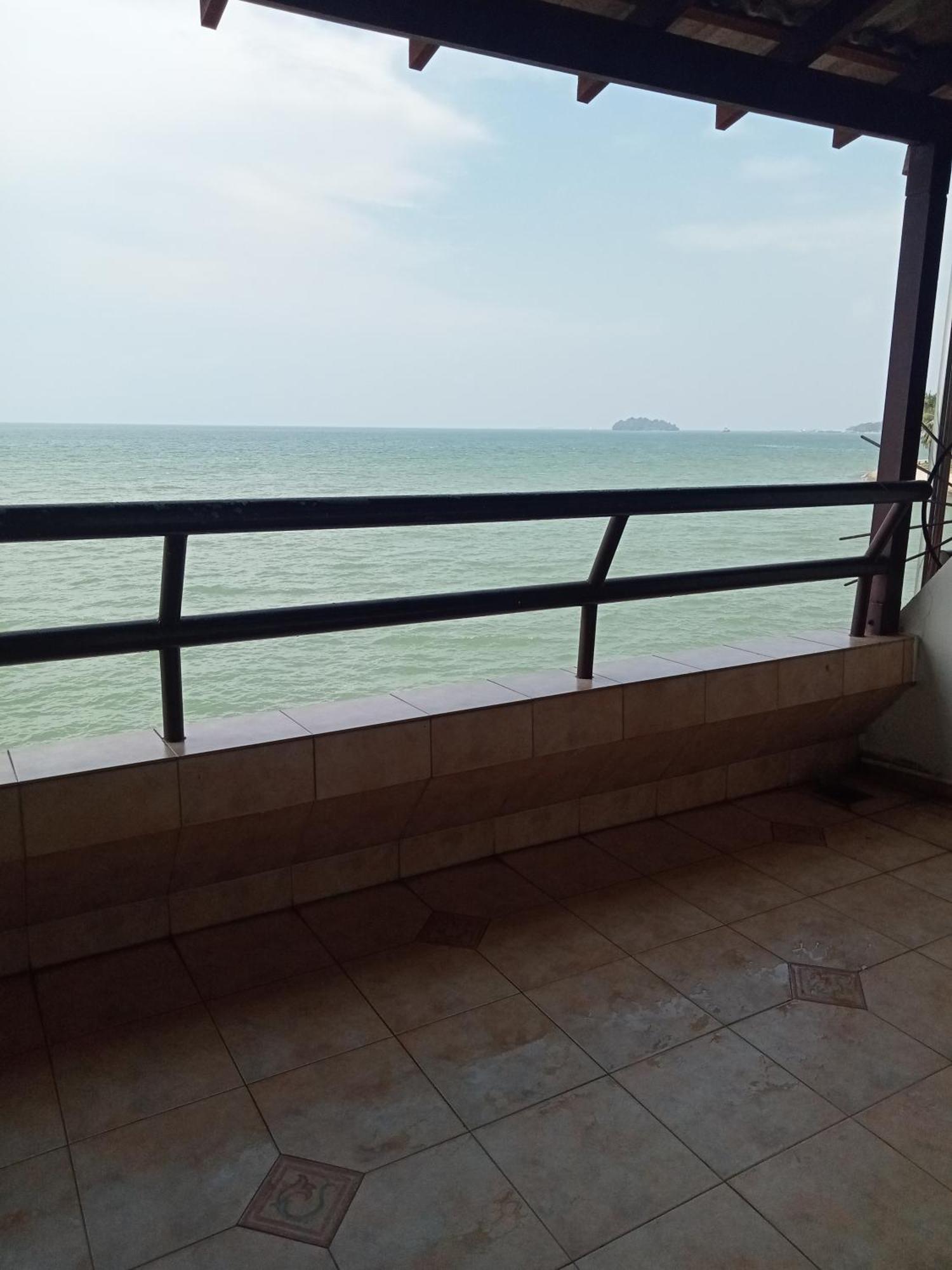 Lestari Seaview Apartment