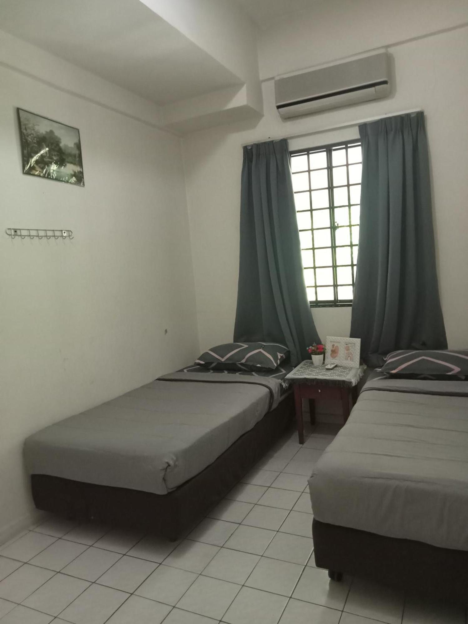 Lestari Seaview Apartment